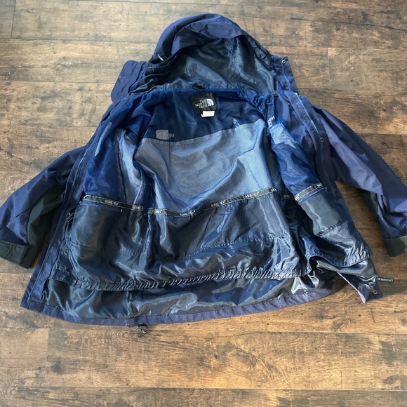 The North Face Gore-Tex Summit Series Jacket - Picture 5 of 7